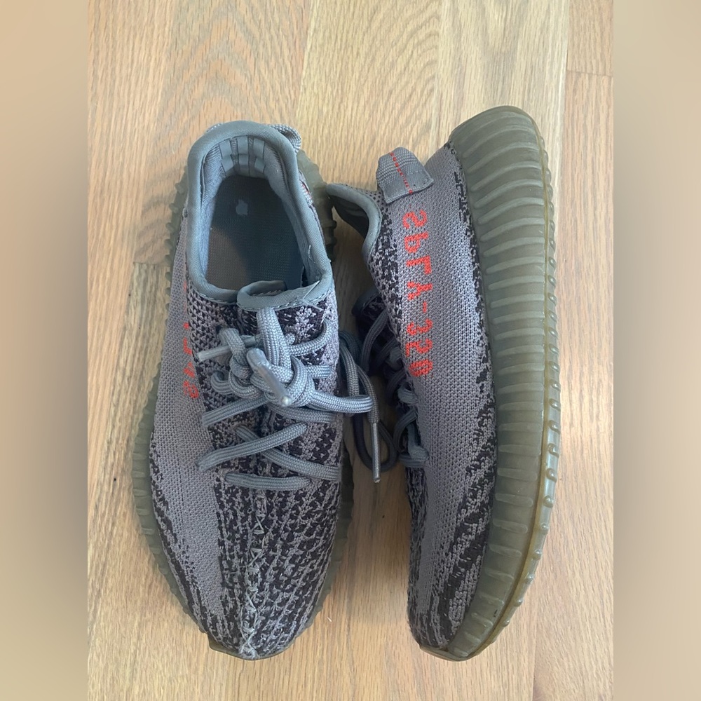 Yeezy boost womens sneakers 🔥